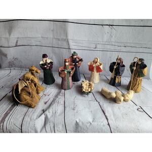Vintage Folk Art Nativity Set Paper mache? Felt? Made In Philippines READ